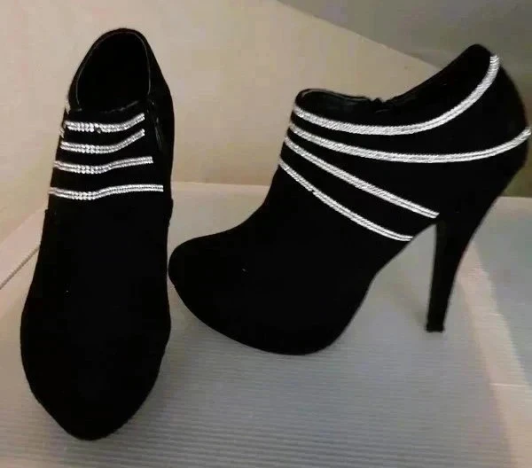 Black and silver low ankle boots size 39 with a 13 cm heel – photo 5